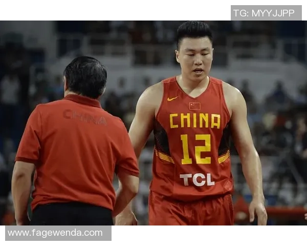 李根：从篮球场上的传奇到人生舞台的奋斗者之路