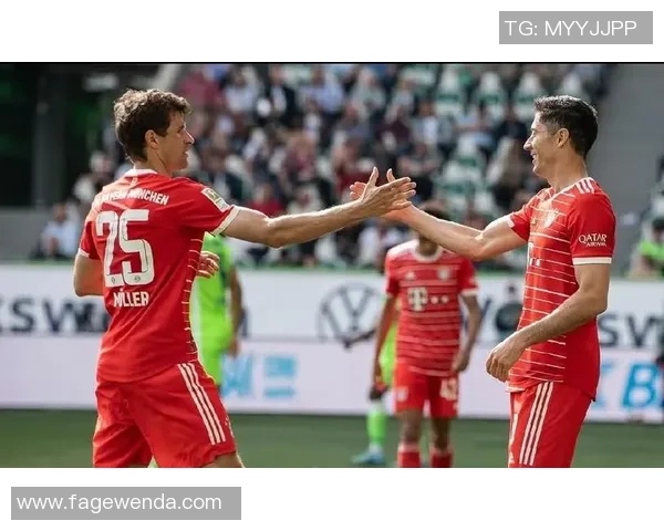 莱万重返德甲对阵拜仁遭球迷嘘声四起引发热议